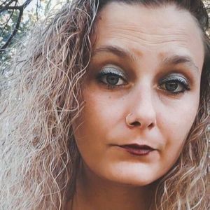 Meet your Posher, Nikole